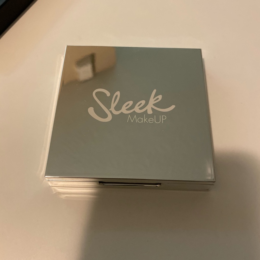 Sleek highlighting palette